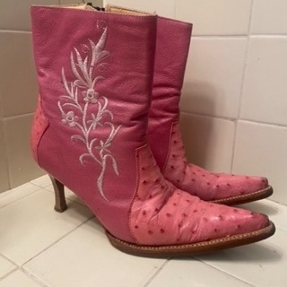 Vintage 1970s Super Rare Pink Ostrich Leather Ankle Cowboy Western Boots